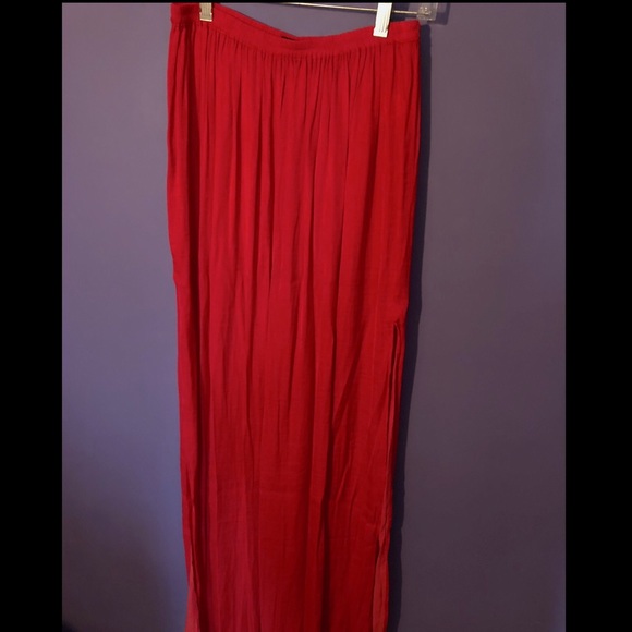 red, satin side slit maxi skirt - Picture 2 of 2